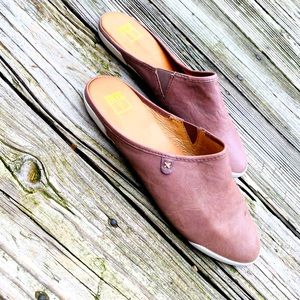 FRYE Slip On size 8.5